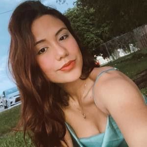 Meet your Posher, Valentina